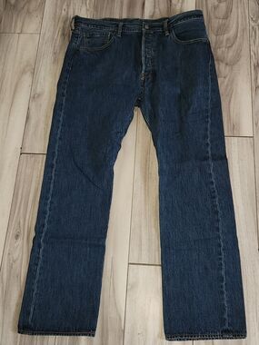 Classic Levi's 501 Dark Wash  Straight Leg Jeans W38"L32